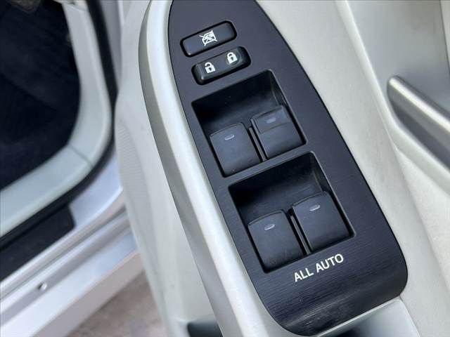 TOYOTA PRIUS 2015 Image 31