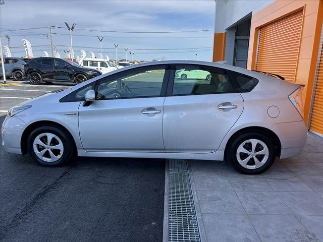 TOYOTA PRIUS 2015 Image 31