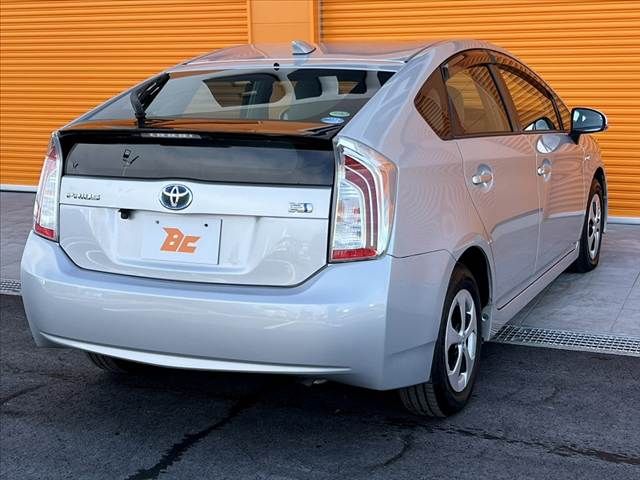 TOYOTA PRIUS 2015 Image 31