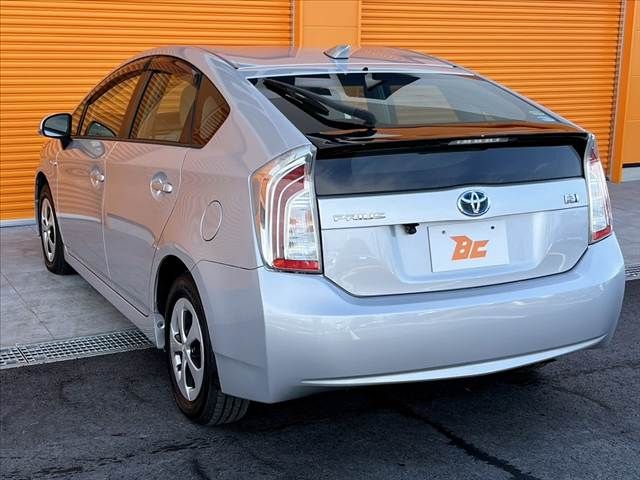 TOYOTA PRIUS 2015 Image 31