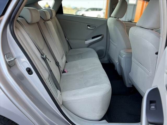 TOYOTA PRIUS 2015 Image 31