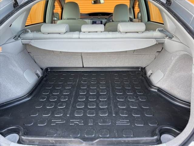 TOYOTA PRIUS 2015 Image 31