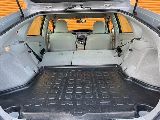 TOYOTA PRIUS 2015 Image 31