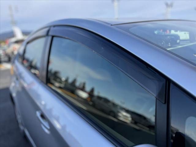 TOYOTA PRIUS 2015 Image 31