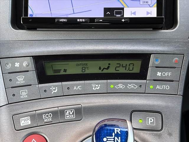 TOYOTA PRIUS 2015 Image 31