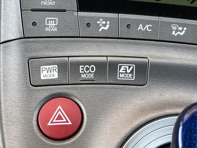 TOYOTA PRIUS 2015 Image 31