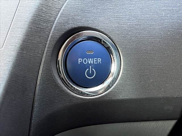 TOYOTA PRIUS 2015 Image 31