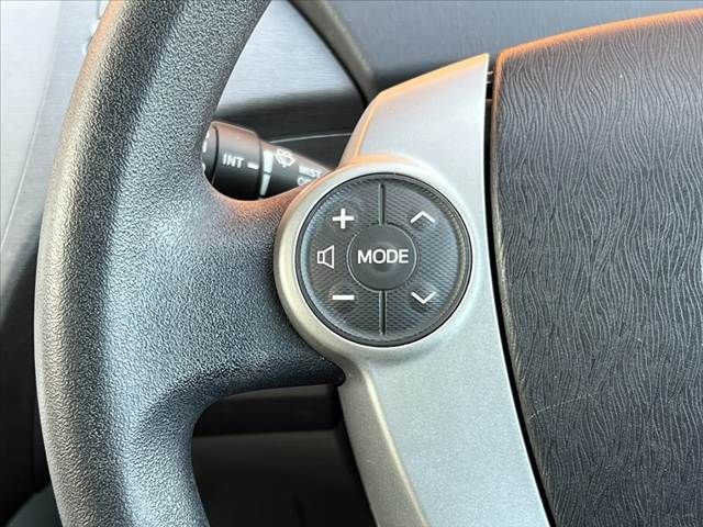 TOYOTA PRIUS 2015 Image 31