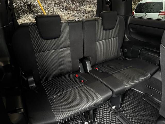 TOYOTA VOXY HYBRID 2018 Image 31