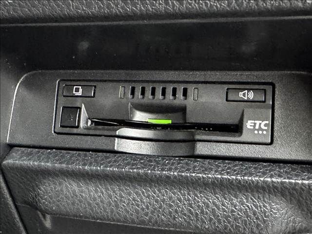 TOYOTA VOXY HYBRID 2018 Image 31