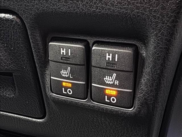 TOYOTA VOXY HYBRID 2018 Image 31