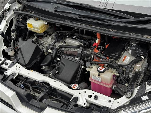 TOYOTA VOXY HYBRID 2018 Image 31