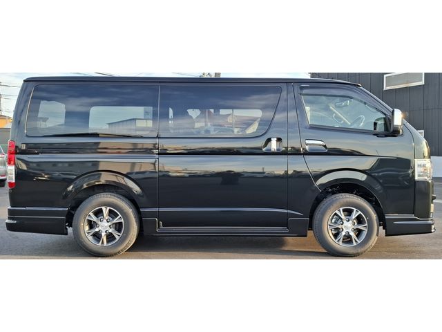 TOYOTA HIACE VAN 4WD 2025 Image 31
