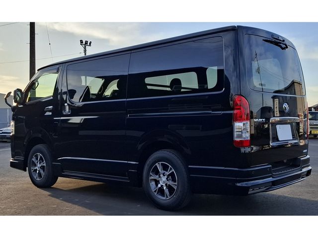 TOYOTA HIACE VAN 4WD 2025 Image 31