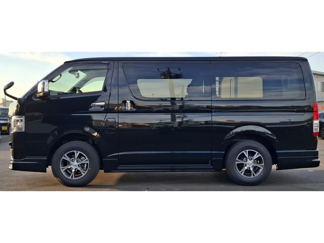 TOYOTA HIACE VAN 4WD 2025 Image 31