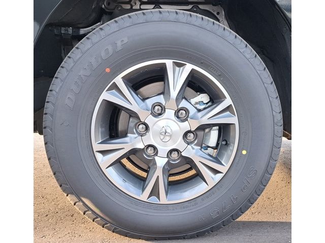 TOYOTA HIACE VAN 4WD 2025 Image 31