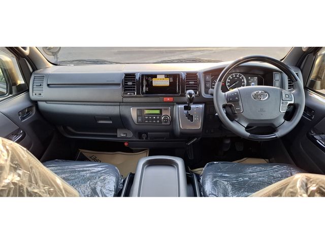 TOYOTA HIACE VAN 4WD 2025 Image 31