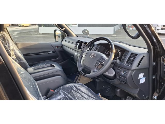 TOYOTA HIACE VAN 4WD 2025 Image 31