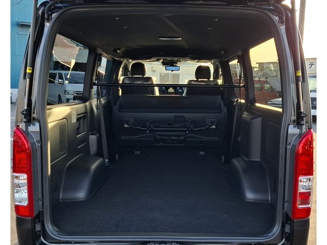 TOYOTA HIACE VAN 4WD 2025 Image 31