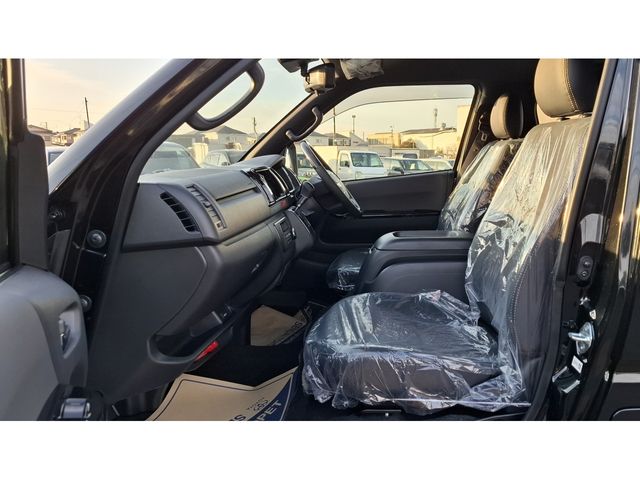 TOYOTA HIACE VAN 4WD 2025 Image 31