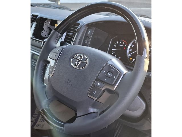 TOYOTA HIACE VAN 4WD 2025 Image 31