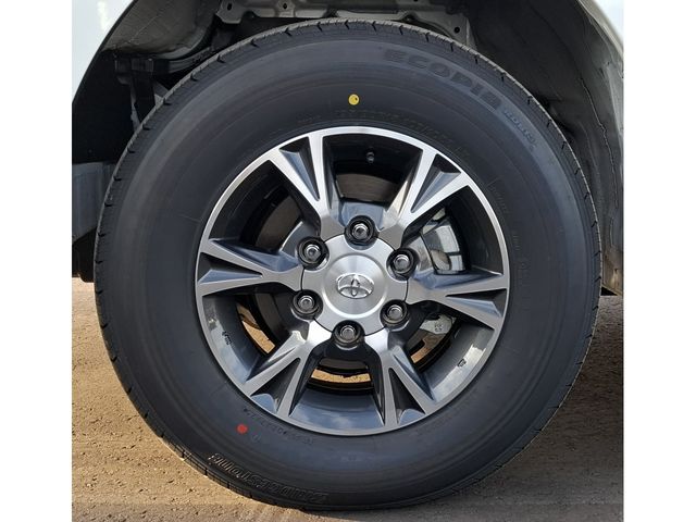 TOYOTA HIACE VAN 4WD 2025 Image 31