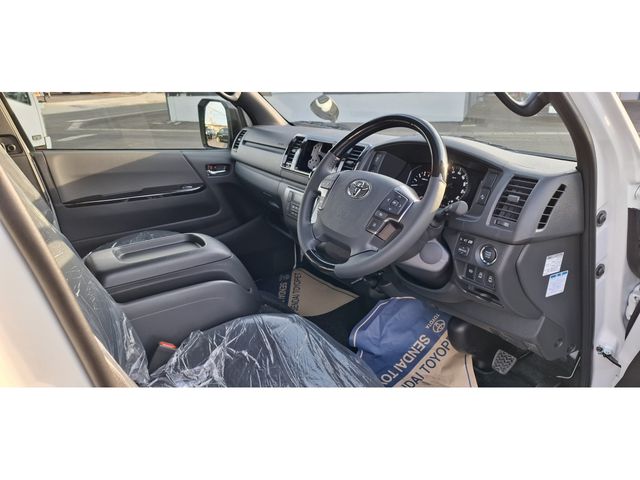 TOYOTA HIACE VAN 4WD 2025 Image 31