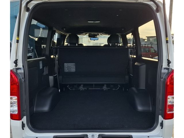 TOYOTA HIACE VAN 4WD 2025 Image 31