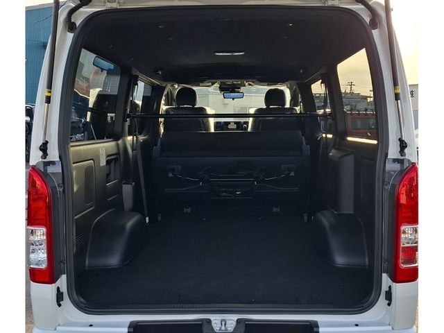 TOYOTA HIACE VAN 4WD 2025 Image 31