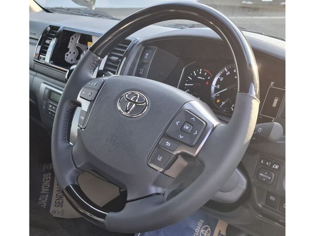 TOYOTA HIACE VAN 4WD 2025 Image 31