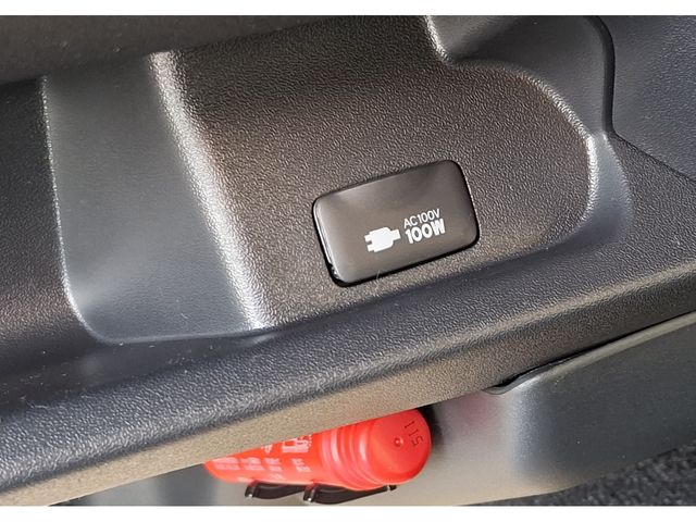 TOYOTA HIACE VAN 4WD 2025 Image 31