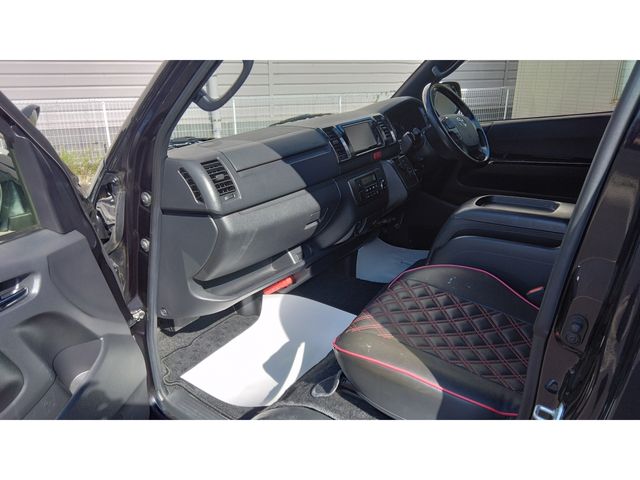 TOYOTA HIACE VAN 4WD 2019 Image 31