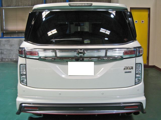 NISSAN ELGRAND 2017 Image 31