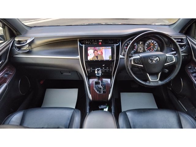 TOYOTA HARRIER 2WD 2017 Image 31