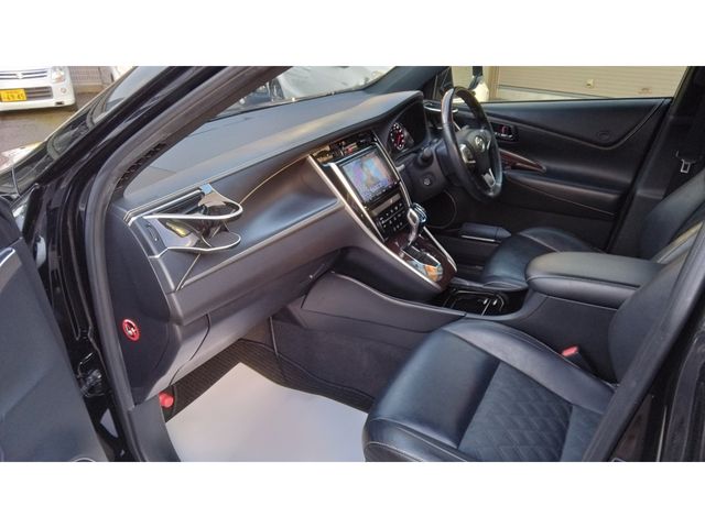 TOYOTA HARRIER 2WD 2017 Image 31