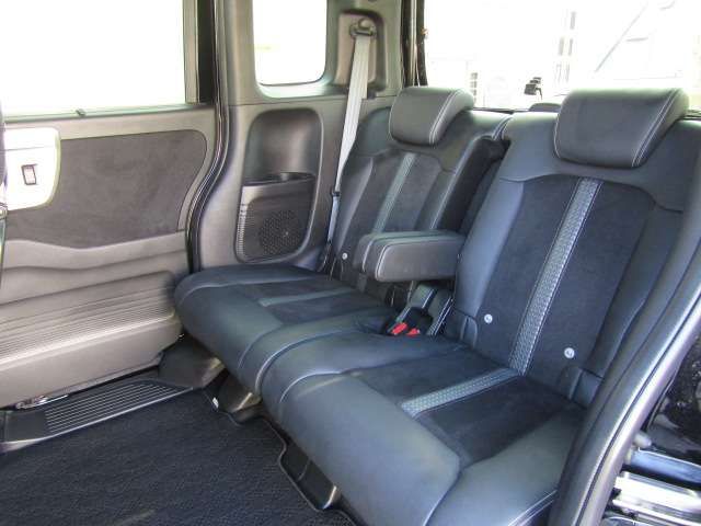 HONDA N BOX CUSTOM 2023 Image 31