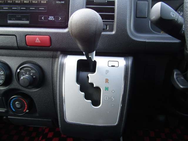 TOYOTA HIACE VAN 2WD 2016 Image 31