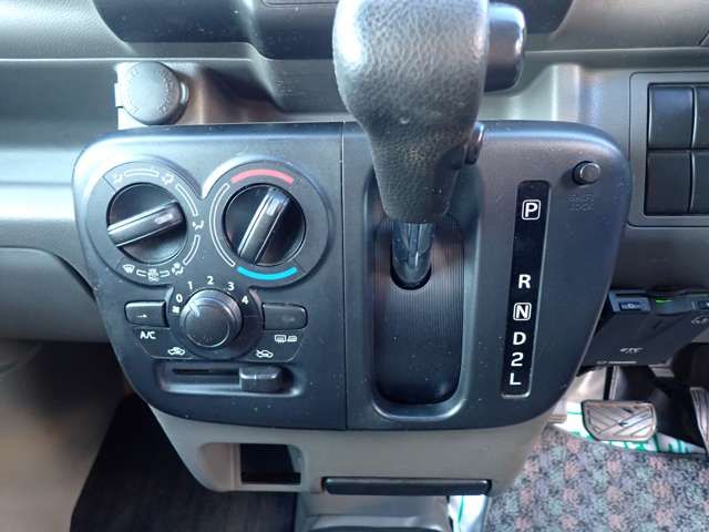 MAZDA SCRUM VAN 4WD 2017 Image 31