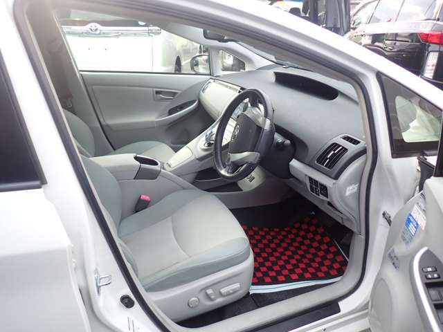 TOYOTA PRIUS PHV 2012 Image 31