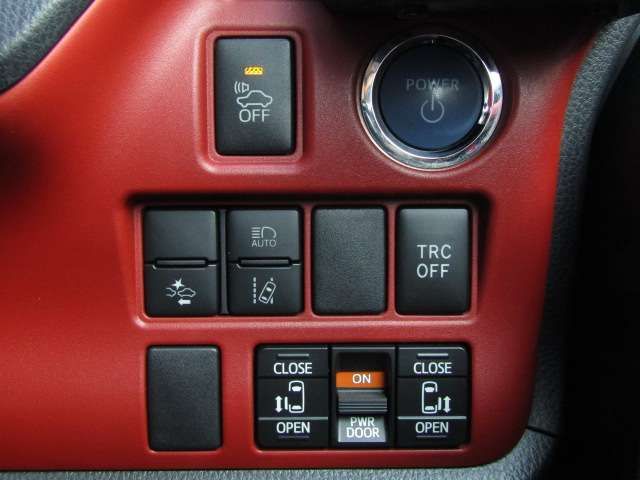 TOYOTA VOXY HYBRID 4WD 2017 Image 31