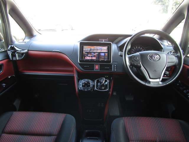 TOYOTA VOXY HYBRID 4WD 2017 Image 31