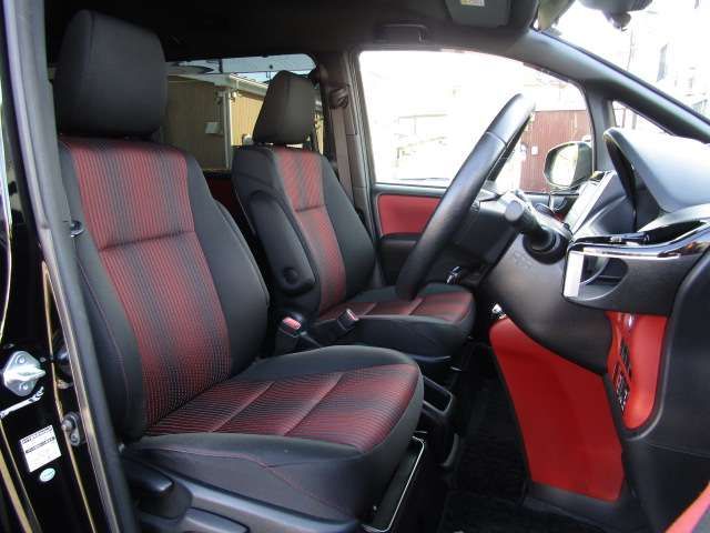 TOYOTA VOXY HYBRID 4WD 2017 Image 31