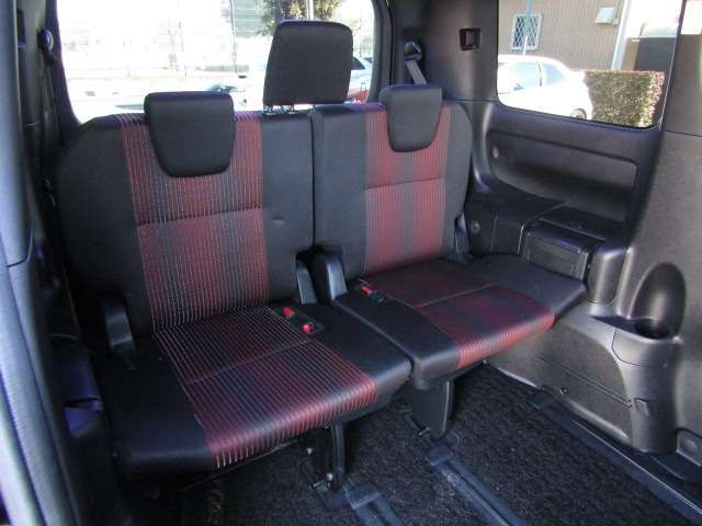 TOYOTA VOXY HYBRID 4WD 2017 Image 31