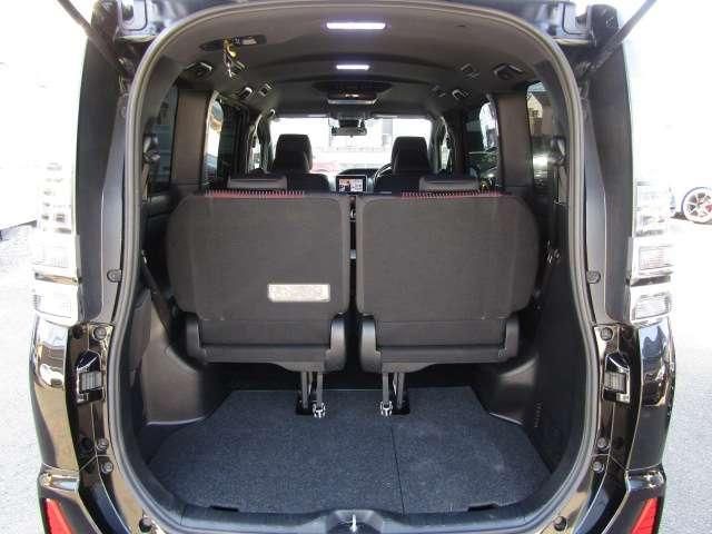 TOYOTA VOXY HYBRID 4WD 2017 Image 31