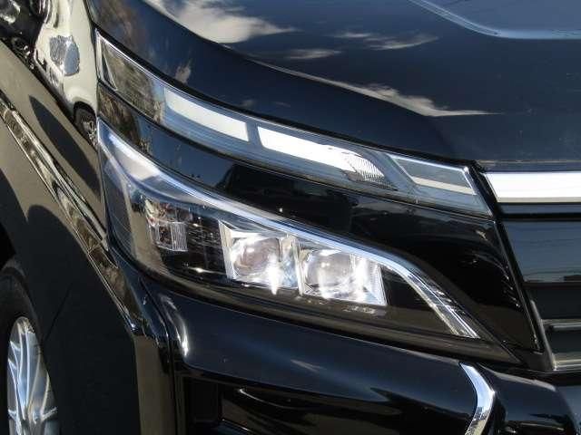 TOYOTA VOXY HYBRID 4WD 2017 Image 31
