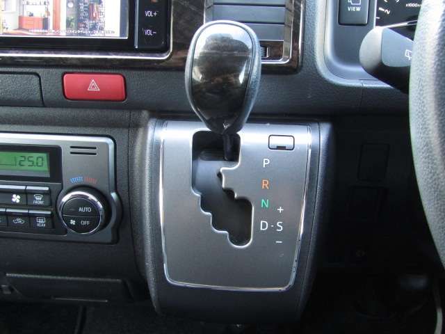 TOYOTA HIACE VAN 2WD 2021 Image 31