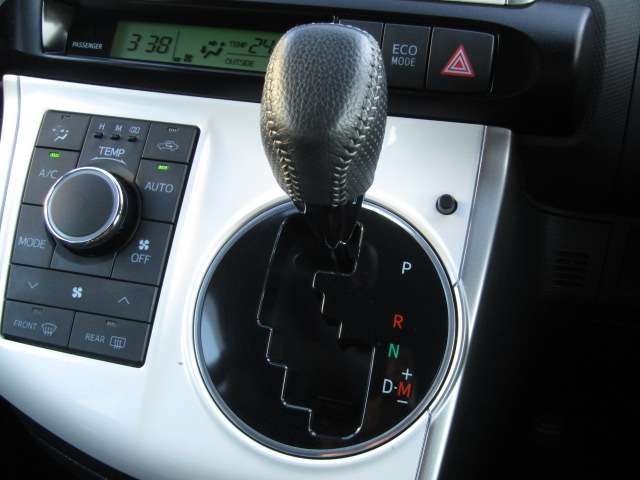 TOYOTA WISH 2013 Image 31