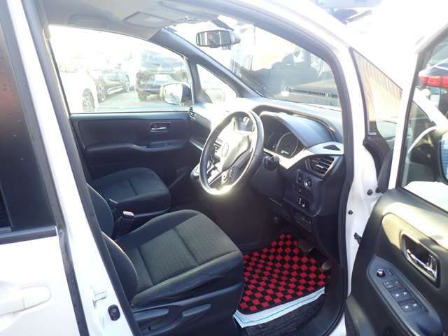 TOYOTA VOXY 2015 Image 31