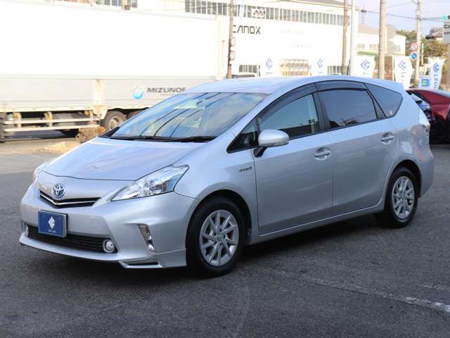 TOYOTA PRIUS ALPHA 2011 Image 31