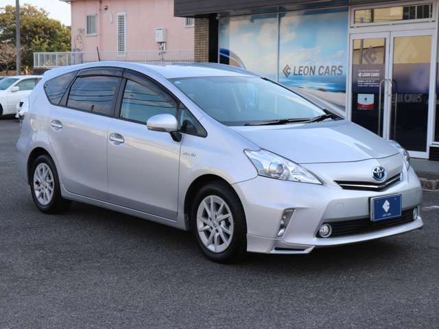 TOYOTA PRIUS ALPHA 2011 Image 31